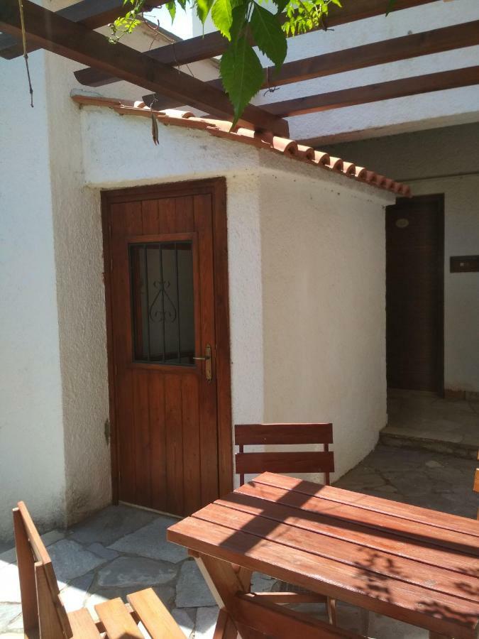 Kalama Apartments Kálamos Екстериор снимка